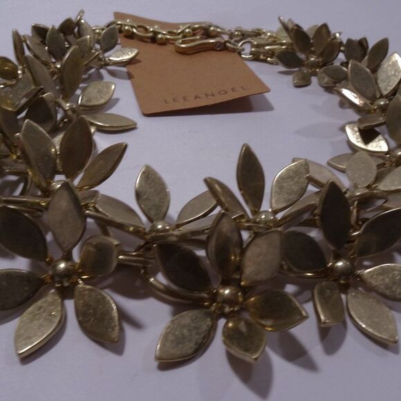 Neiman Marcus Lee Angel Antique Brass Plated Metals Flower Link Necklace NWT 495 - Picture 8 of 8